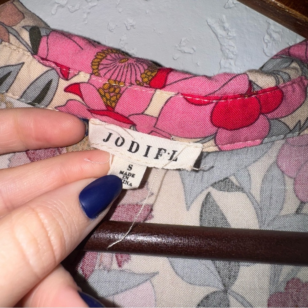 JODIFL Pink Floral Short Sleeve Blouse - Picture 5 of 8
